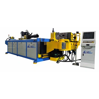 Există considerații de mediu atunci când utilizați un îndoit automat de țevi?